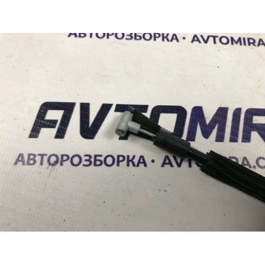  Трос відкриття передніх дверей правий Skoda Fabia 2007-2014 5J6839085G